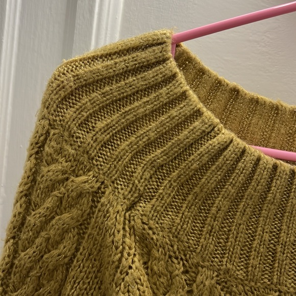 Chunky Knit Sweater - Picture 8 of 9